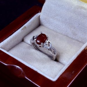 انگشتر نقره زنانه جواهری عقیق سرخ یمنی