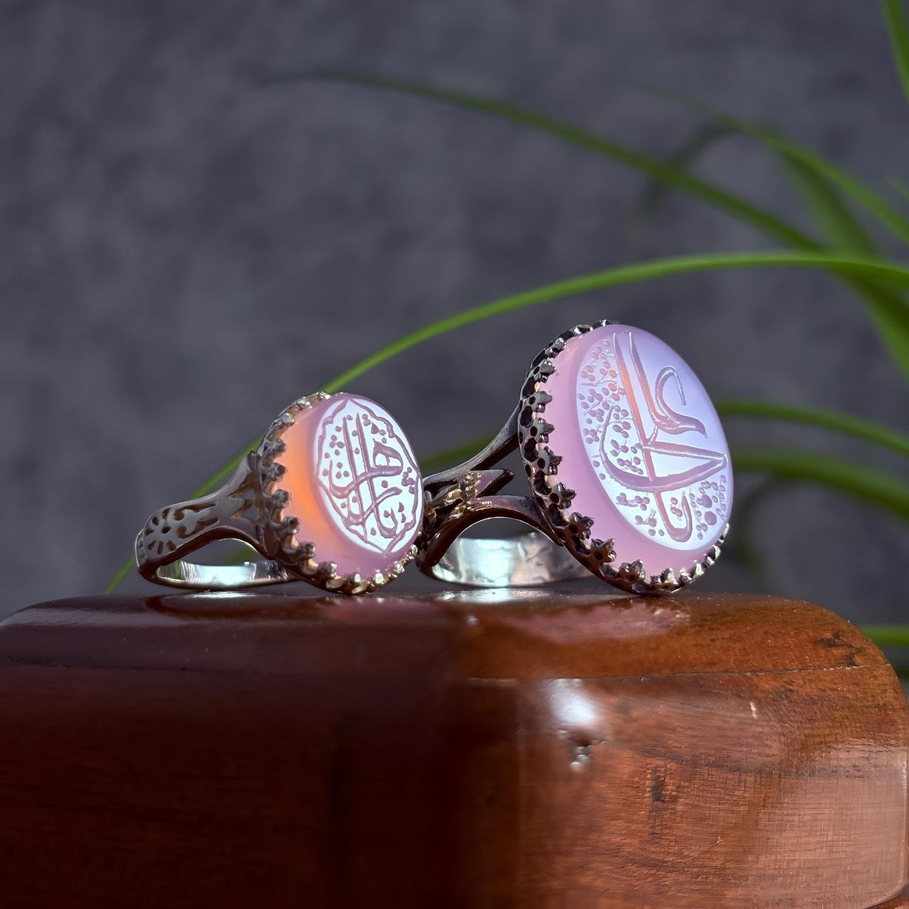 ست انگشتر زنانه مردانه عقیق سوسنی حکاکی یا علی یا زهرا ست انگشتر زنانه مردانه عقیق سوسنی حکاکی یا علی یا زهرا