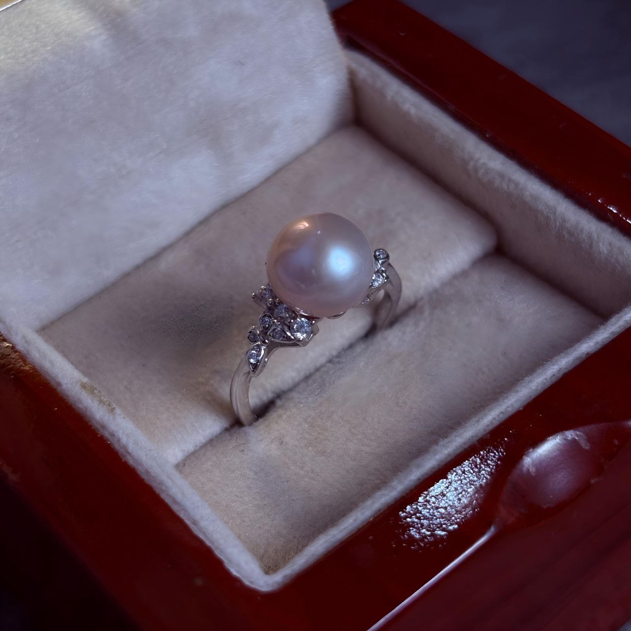 انگشتر نقره زنانه جواهری مروارید پرورشی اصل انگشتر نقره زنانه جواهری مروارید پرورشی اصل