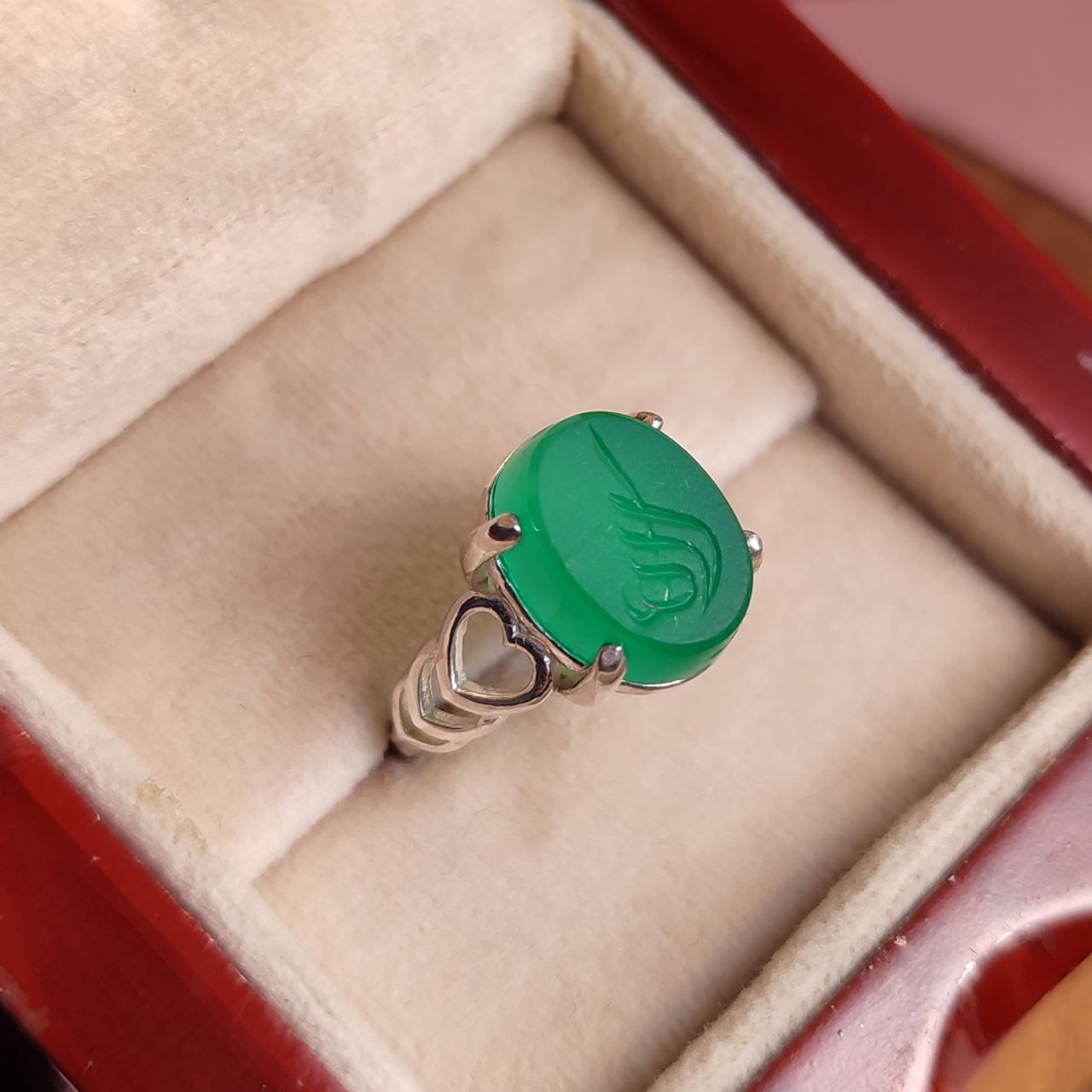 انگشتر نقره زنانه عقیق سبز حکاکی زهرا انگشتر نقره زنانه عقیق سبز حکاکی زهرا