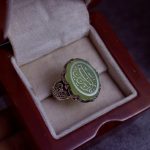 انگشتر نقره مردانه عقیق سبز کاهویی حکاکی پنج تن