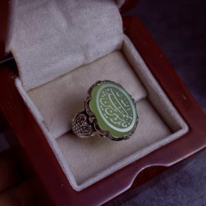 انگشتر نقره مردانه عقیق سبز کاهویی حکاکی پنج تن