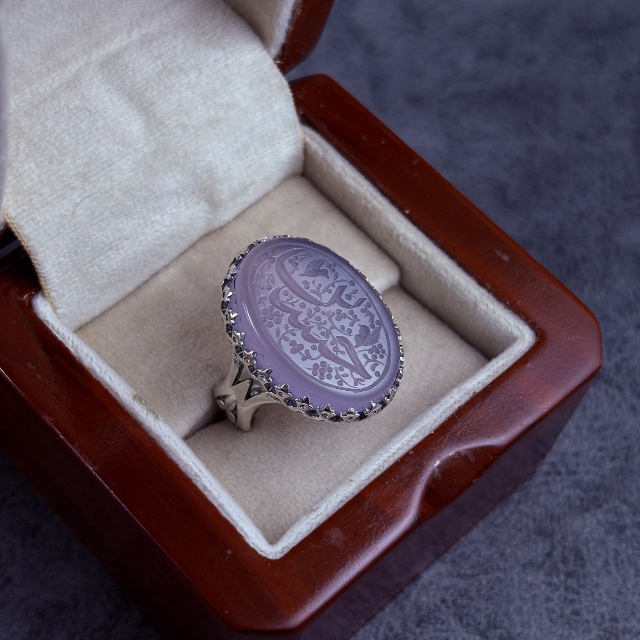 انگشتر نقره مردانه سوسنی حکاکی حسین انگشتر نقره مردانه سوسنی حکاکی حسین