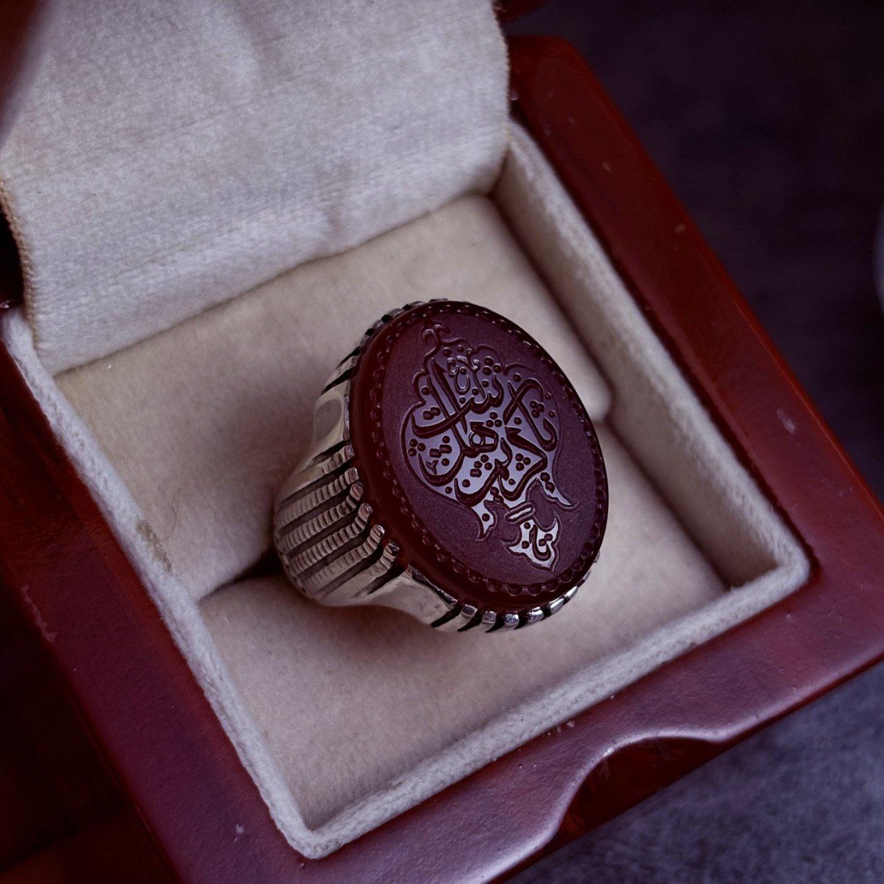 انگشتر نقره مردانه عقیق کبدی خراسانی حکاکی یا کریم اهل بیت انگشتر نقره مردانه عقیق کبدی خراسانی حکاکی یا کریم اهل بیت