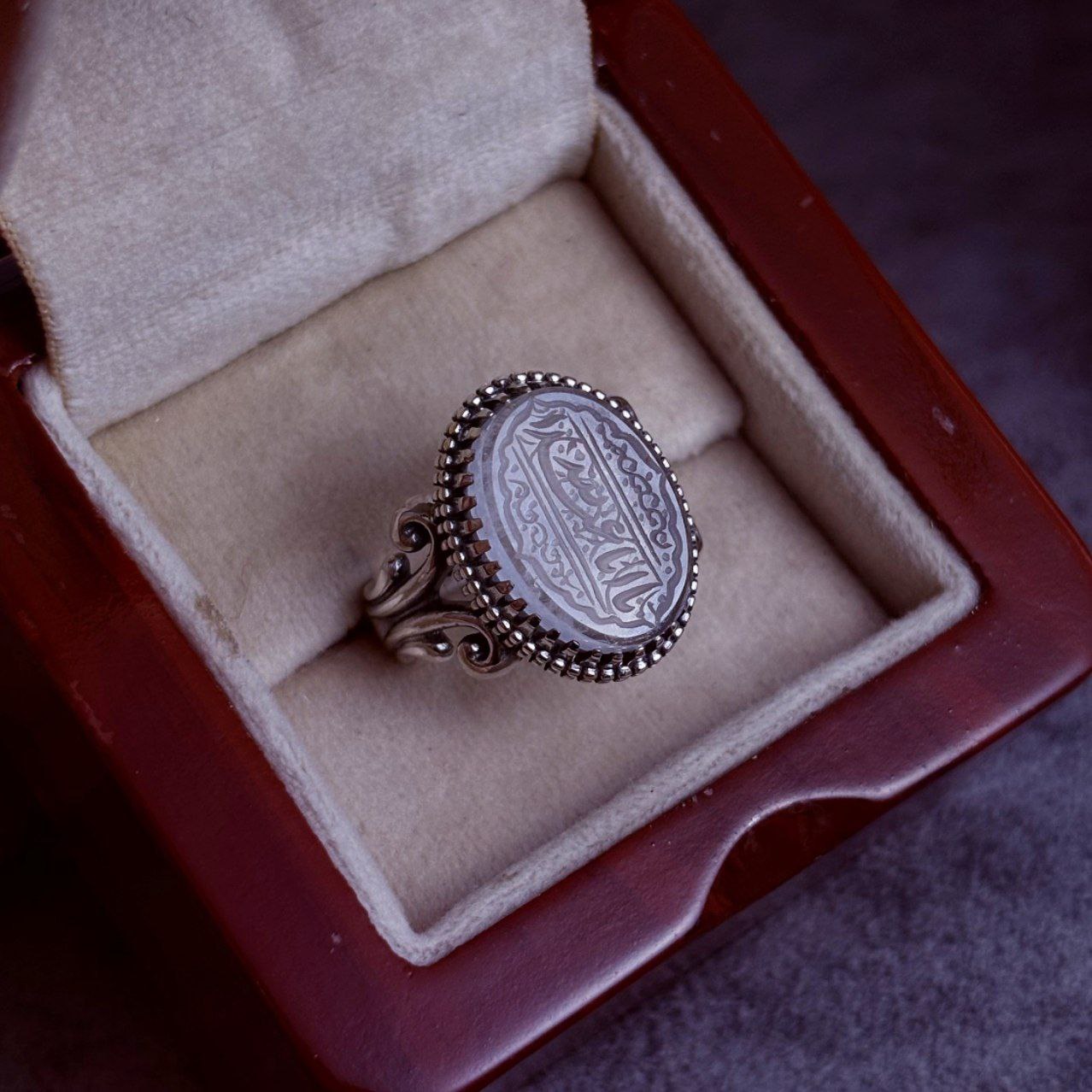 انگشتر نقره مردانه دُر نجف حکاکی یا ابا عبدالله انگشتر نقره مردانه دُر نجف حکاکی یا ابا عبدالله