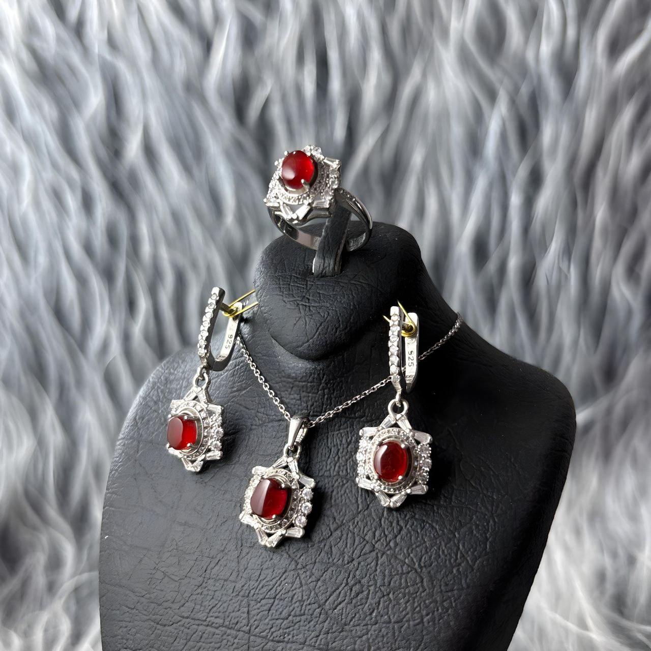 نیمست نقره زنانه جواهری عقیق یمنی نیمست نقره زنانه جواهری عقیق یمنی