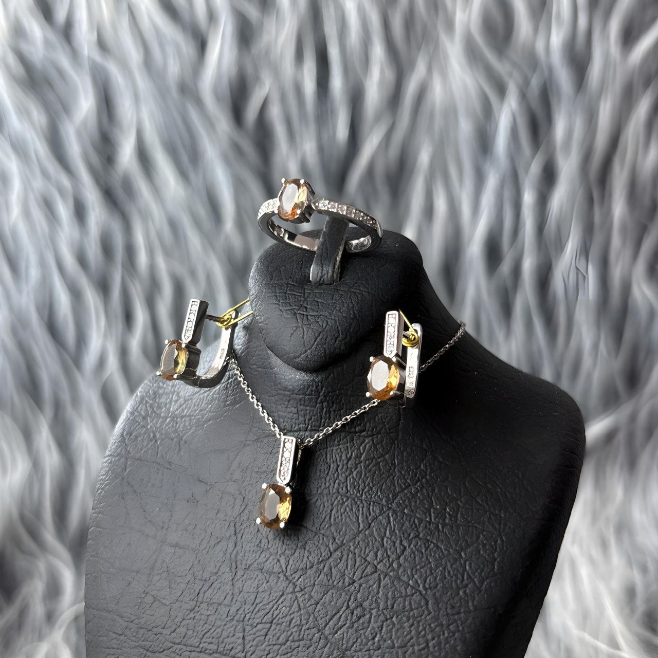 نیمست نقره زنانه جواهری الکساندریت نیمست نقره زنانه جواهری الکساندریت