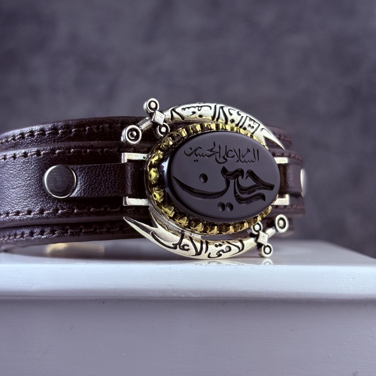 دستبند چرم با نگین عقیق مشکی دستبند چرم با نگین عقیق مشکی