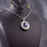مدال گردنبند زنانه جواهری یاقوت کبود