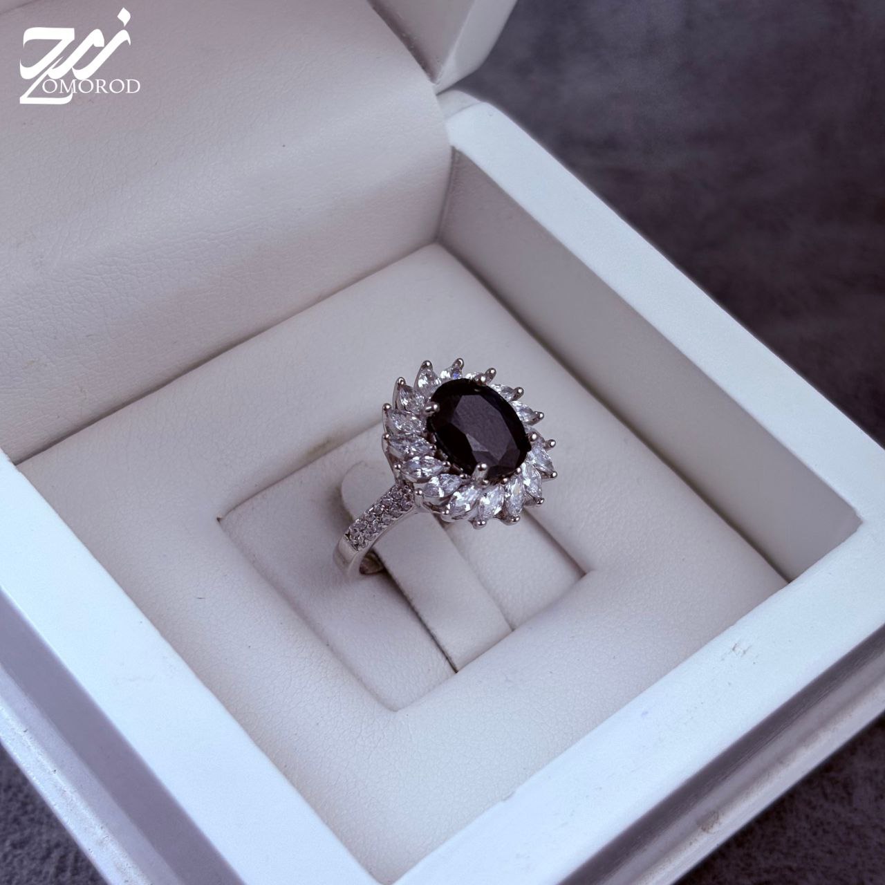 انگشتر نقره زنانه جواهری یاقوت کبود اصل انگشتر نقره زنانه جواهری یاقوت کبود اصل
