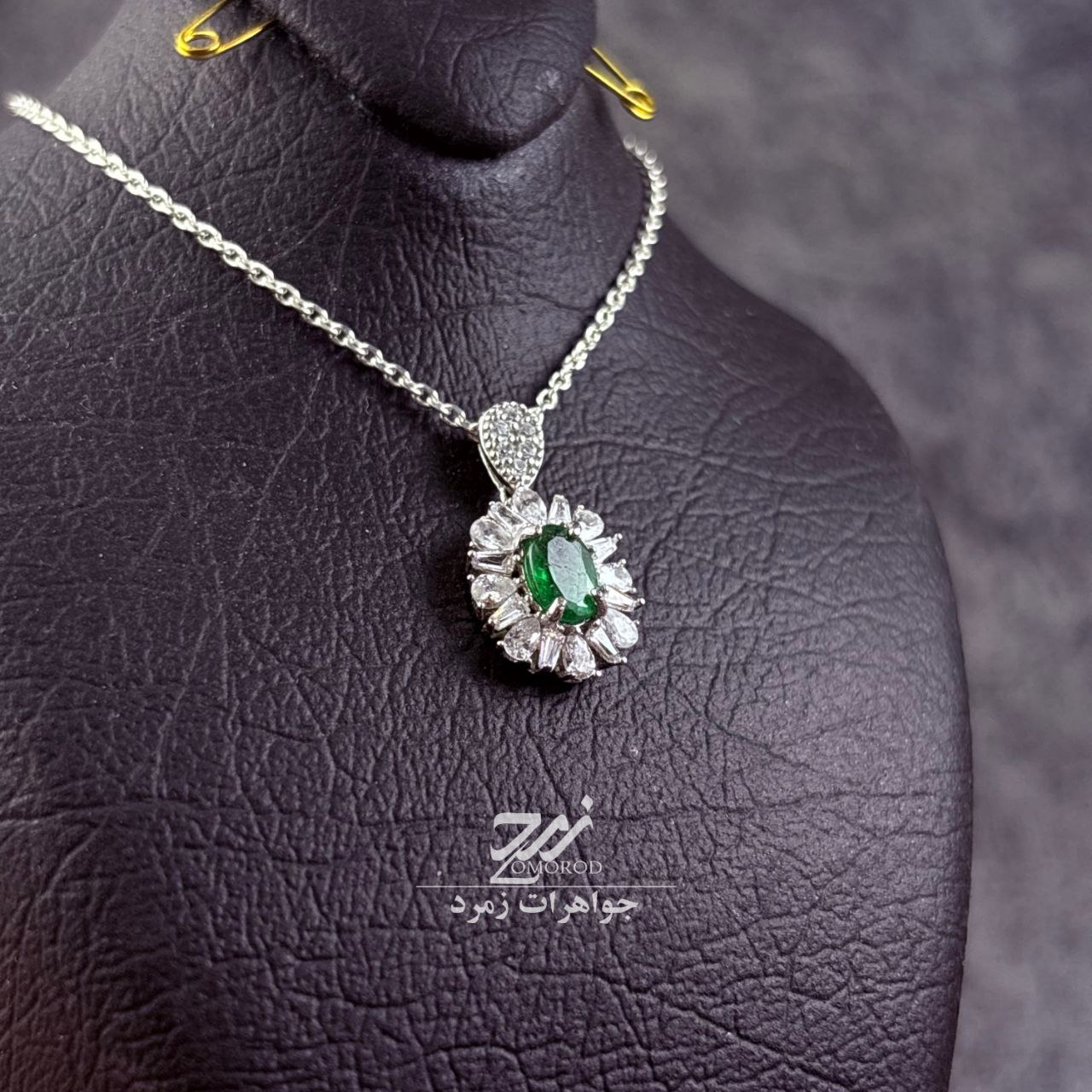 مدال نقره زنانه جواهری تورمالین مدال نقره زنانه جواهری تورمالین